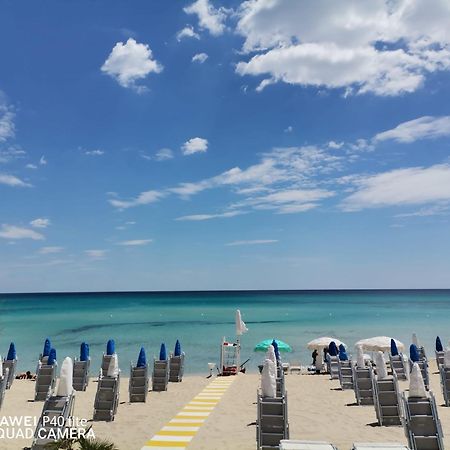 Barneys Design Apartment Taranto Bagian luar foto