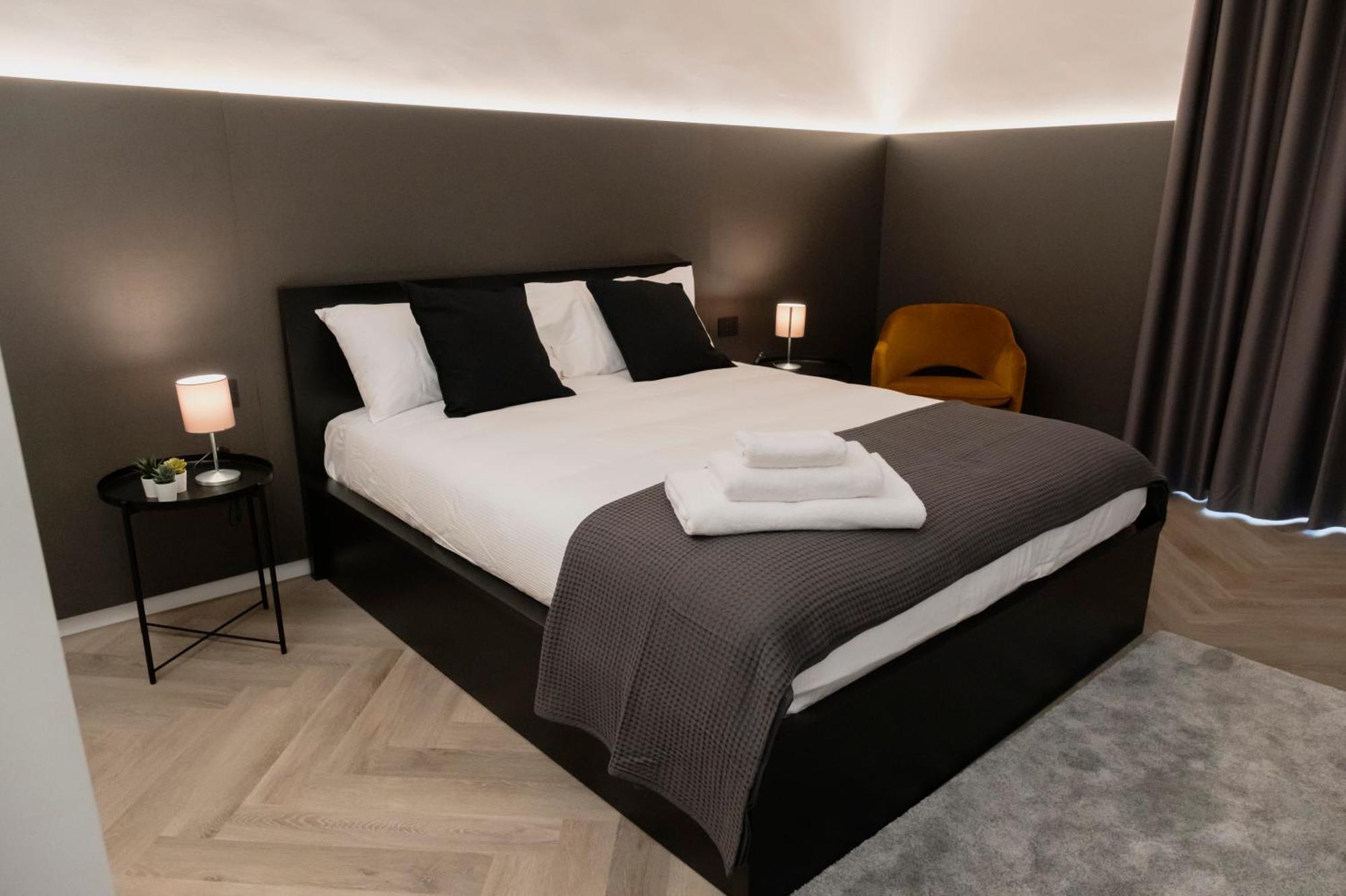 Barneys Design Apartment Taranto Bagian luar foto